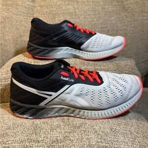 ASICS FuzeX Lyte Men’s Gray Black Red T620N Size 9